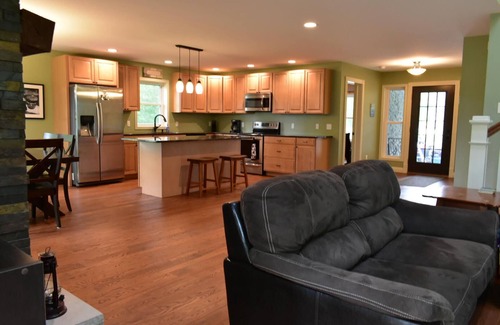 Oscoda House | Fantastic Lake House Getaway!