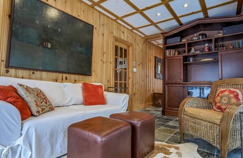 Esterel Ski Chalet | Fantastic lakeside chalet with stunning views!