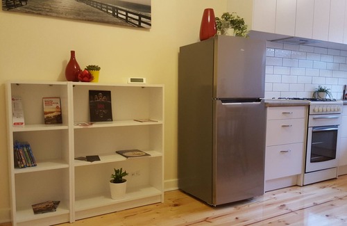 Glenelg East Apartment | Fantastic location, only a short walk to Jetty Rd or hop on a tram to the city.
