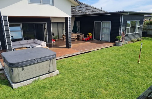 Gisborne House | Fantastic Location, Quiet & Modern