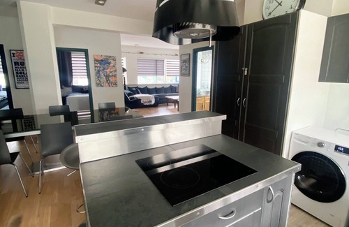 Downtown Apartment | Fantastic location within 5min from everything!