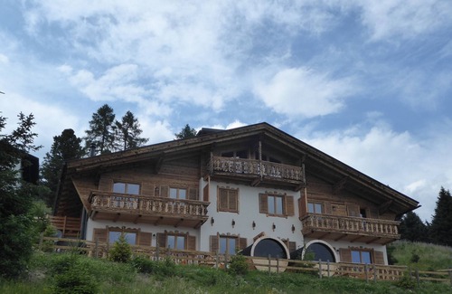 Albeck Apartment | Fantastic luxury chalet: valley & mountain views with sauna & fireplace, fully equipped