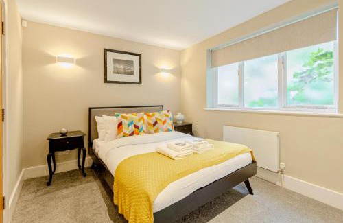 Angel House | Fantastic Multilevel 3BR, Vibrant Angel, 5min Tube