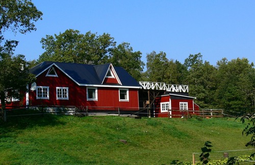 Olofstrom House | Fantastic nature, hot tub, sauna, boat on the lake, fishing paradise