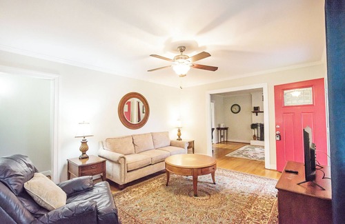 Chamberlayne House | Fantastic North Henrico Home With Fenced Yard