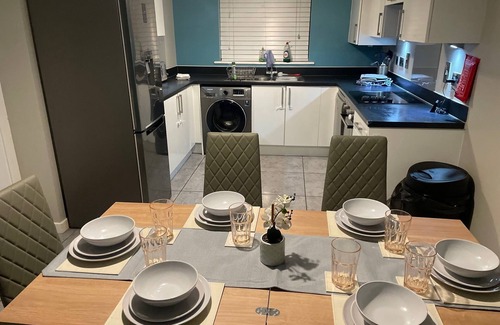 Wootton House | Fantastic, pet friendly 3 Bedroom House in Bedford