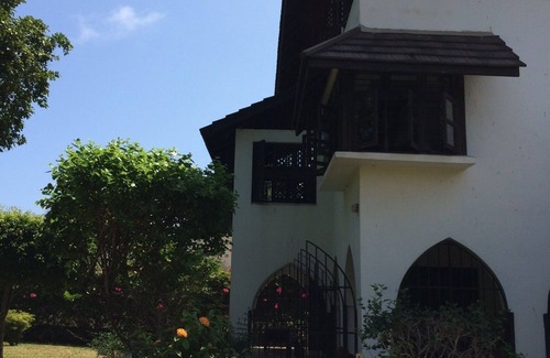 Ukunda House | Fantastic private beach paradise on Galu Beach Diani