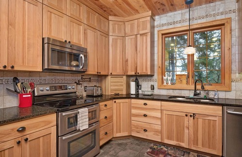 Parkdale House | Fantastic Rustic Mountain Lodge, Game Room w/Pool Table, *Pet Friendly* Close 2 Gov Camp & Hood Riv