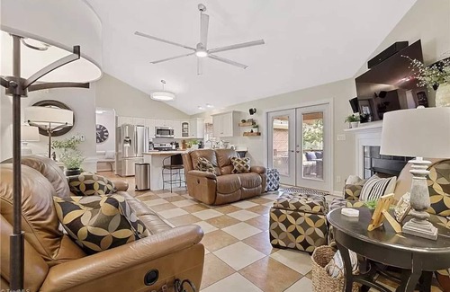 Greensboro House | Fantastic residential home with big backyard