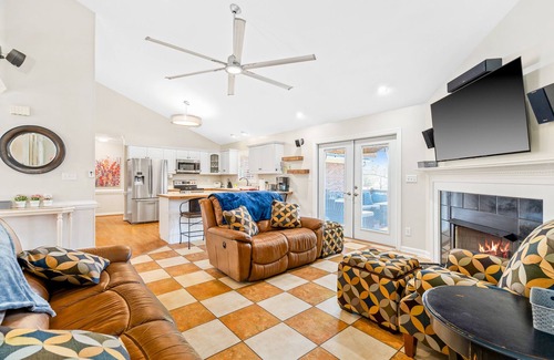 Greensboro House | Fantastic residential home with big backyard
