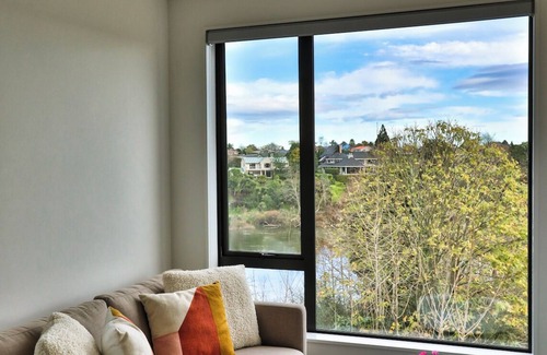 Hamilton Villa | Fantastic River View- Brand New Home 4 bedrooms Villa