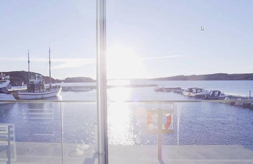 Steinsland House | Fantastic rorbu suite in a very beautiful location