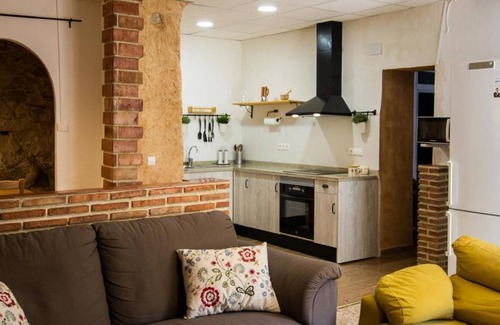 Planes Cottage | Fantastic Rural House of Pueblo Pa Paco with mountain views