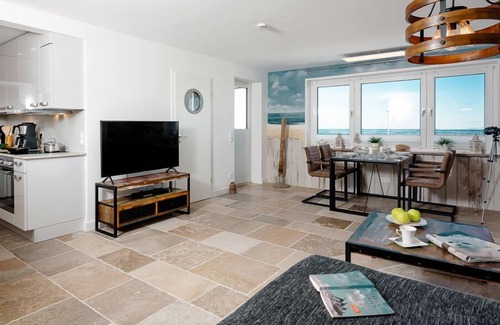 Hornum Apartment | Fantastic sea view over the east side to the islands of Foehr and Amrum.