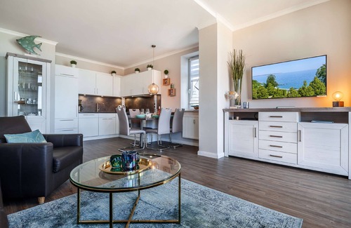 Gohren Apartment | Fantastic sea view from the balcony, use of swimming pool and sauna - Villa Bergfrieden