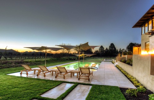 St. Helena House | Fantastic St. Helena Wine Country Retreat