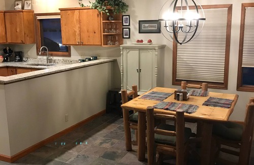 Loghill Village House | Fantastic Townhouse on Golf Course in Ridgway