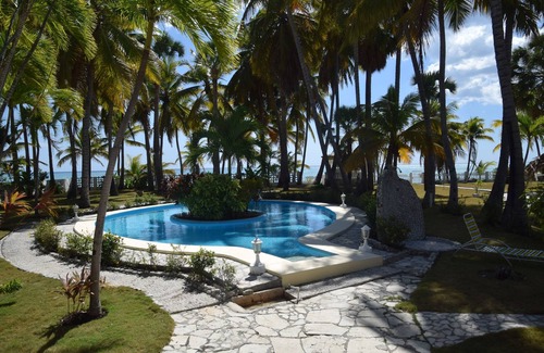 Bocacanasta House | Fantastic vacation home with access to the Caribbean Sea!