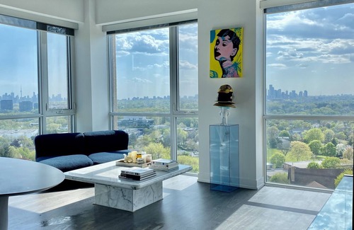 North York Condo | Fantastic View 12ft Ceiling Penthouse/pet Friendly