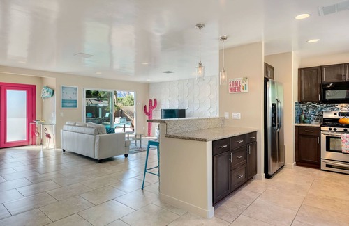 Desert Park Estates House | Fantastic Views and Reviews! Bright, Relaxing Oasis!