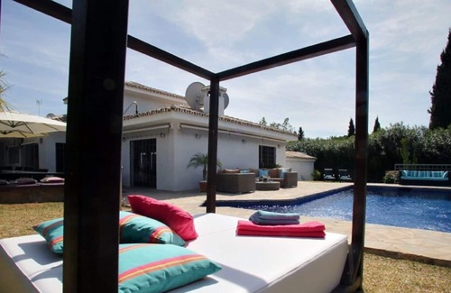 Urbanizacion el Rosario Villa | Fantastic Villa 10 bedrooms with heated pool!