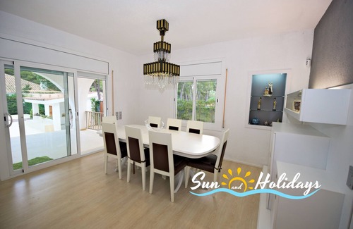El Roc de Sant Gaieta Villa | Fantastic villa Fabiola 500m from the beach