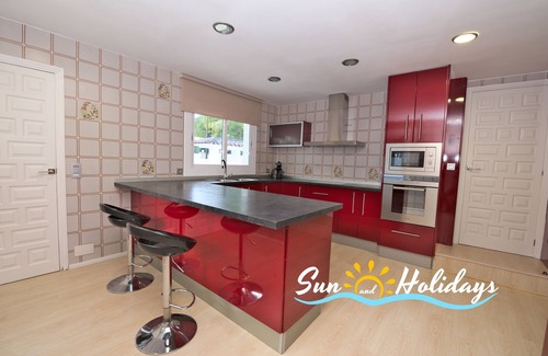 El Roc de Sant Gaieta Villa | Fantastic villa Fabiola 500m from the beach