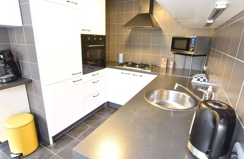 Ooltgensplaat House | Fantastic Villa in Ooltgensplaat With Jetty