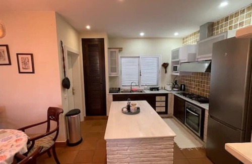 Los Barrios Villa | Fantastic Villa, Pool, Garden, Large Living Area