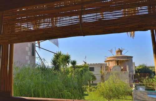 Nopigia House | Fantastic Windmill duplex