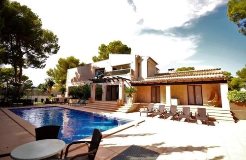Torrenova House | Fantastica Casa Cerca Playa con Piscina y Terraza