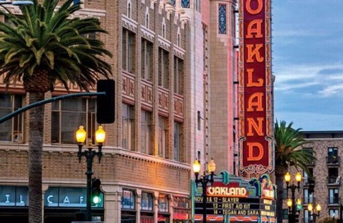 Oakland House | Fantasy Bay Area Getaway