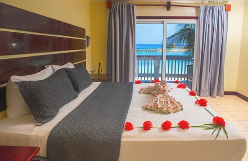 Roatan Hotel | Fantasy Island Beach Resort, Dive and Marina All Inclusive