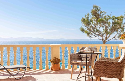 Alcanada Villa | Far Alcanada. Spectacular villa facing the sea in Alcanada