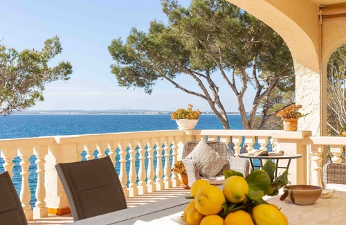 Alcanada Villa | Far Alcanada. Spectacular villa facing the sea in Alcanada
