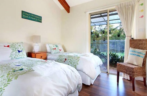 Marshall Mount House | Far enough Away/Close enough to get to - Late Checkout on Sundays