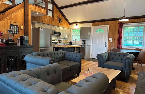 Front Royal Cabin | ▪️Far View Cabin◾️Private Retreat w/Hot Tub