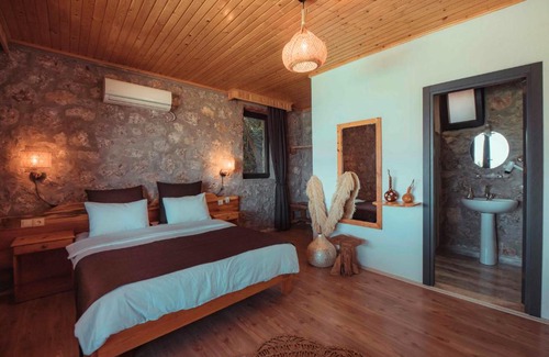 Uzunyurt House | Faralya Yoruk Evi Suite