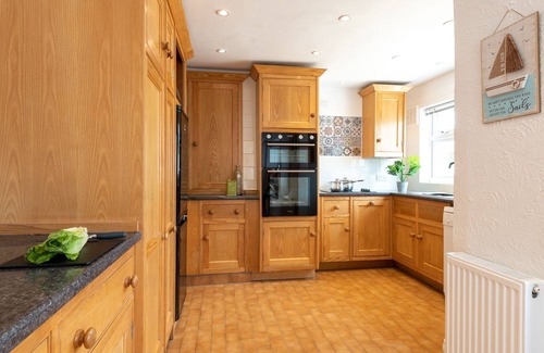 Rhosneigr House | Faraway: Pet-friendly holiday home for 6 in Rhosneigr