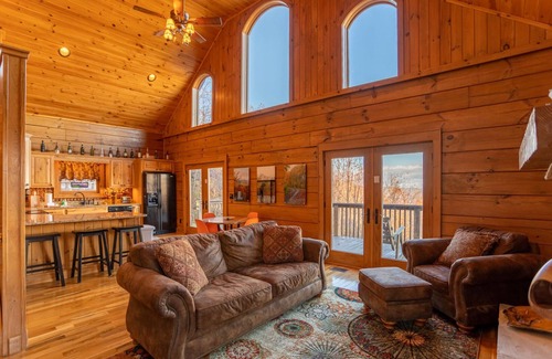 Zionville Cabin | Faraway Skies- 100 mile views Hot tub, total privacy, 20 mins to Boone