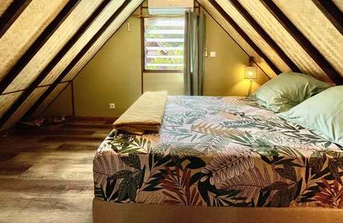 Hauru House | Fare Auti - halfway beach and mountain on Moorea