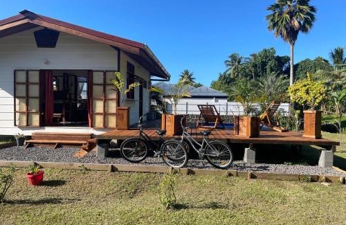 Teahupoo Ski Chalet | Fare lei , bungalow en toute simplicité