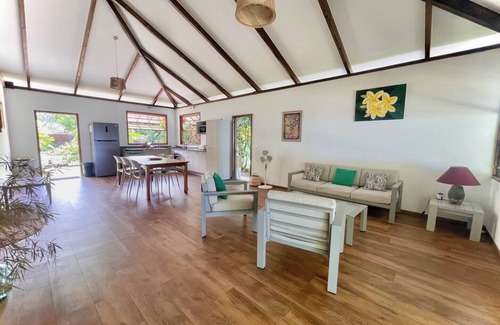 Paea House | Fare Miki Miki- private beach