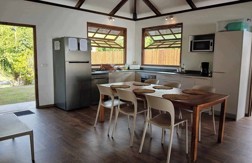 Paea House | Fare Miki Miki- private beach