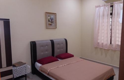 Cherang Ruku House | Faris's Homestay & Resort