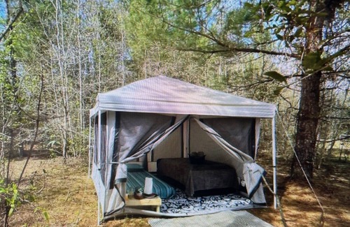 Tallahassee RV Rental | Farm Buckbeak2 Tent/ScreenRoom