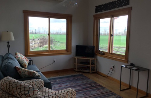 Albany House | Farm bungalow with easy access to Albany and Corvallis