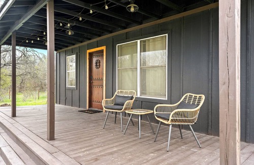 Del Valle Cabin | Farm Cabin on 5 Acres/20 min from DTA