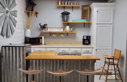 Shawnee Apartment | Farm Charm
