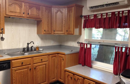 Ramblewood Apartment | Farm cottage for football/graduation weekends.
